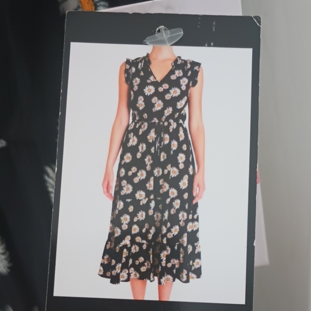 Signature by Sangria Black Daisy Print Maxi Dress - Picture 8 of 9